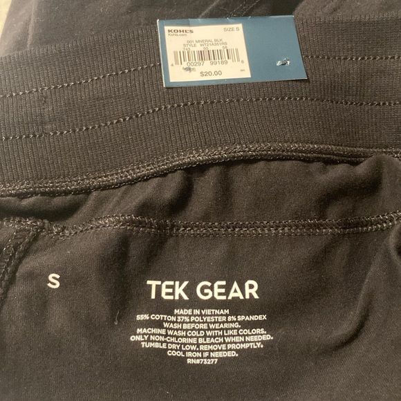 Tek Gear size small black workout walking fitness shorts. New with tags - Picture 4 of 4
